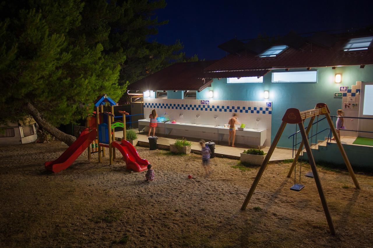 Mobile Homes Rapoca Nerezine Zewnętrze zdjęcie